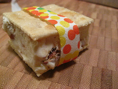 Summer of Sandwiches: Vanilla Caramel & Saltines