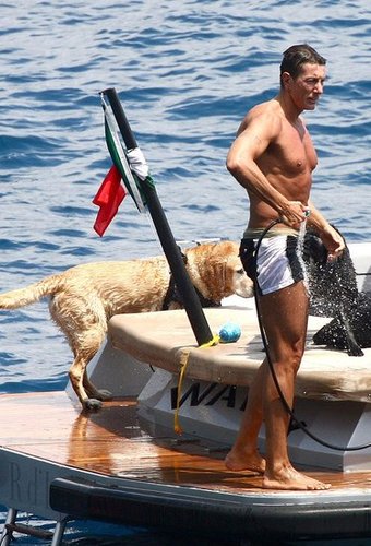 Found! Dolce and Gabbana's Dogs Enjoy Cool Water Found! Dolce and Gabbana's Dogs Enjoy Cool Water