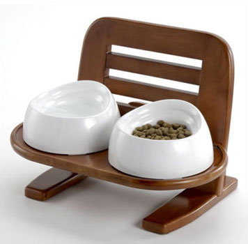 Mind Your Manners at the (Doggie) Table 