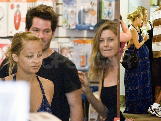 Photos of Nicole and Ellen in LA 