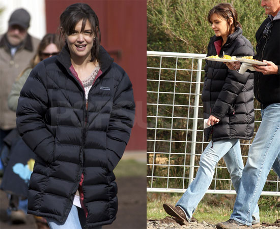 Photos of Katie Holmes on Set in Australia 2009-07-24 10:13:43