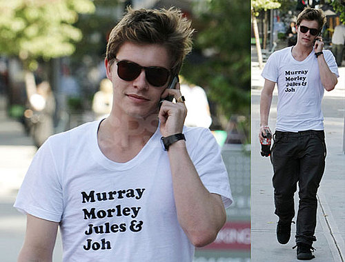 Photo of Eclipse Actor Xavier Samuel Walking Solo in Vancouver While Robert Pattinson And Kristen Stewart Filmed Together