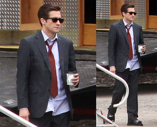 Photos of Jake Gyllenhaal on the Pittsburgh Set of Love and Other Drugs