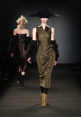 Giles Deacon Will Show His Spring 2010 Collection in Paris