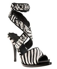Trend Alert: Ankle-Climbing Platforms