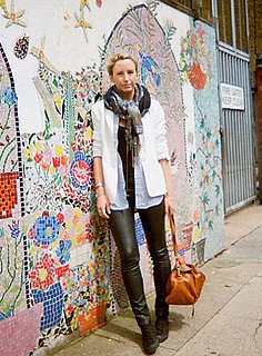 Look of the Day: Posing Pretty 
