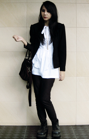 Look of the Day: Goth Girl 