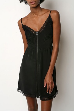 Online Sale Alert! Free Shipping at Urban Outfitters 