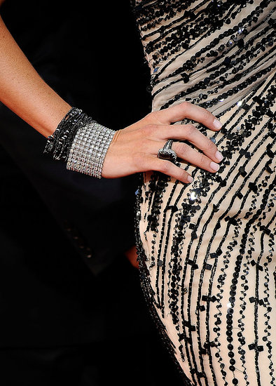 Photos of Jewelry, Clutches, Shoes at 2009 Emmy Awards 2009-09-21 16:20:11