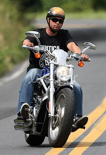 Jon Gosselin Takes A Bachelor's Bite Out of the Big Apple Jon Gosselin Takes A Bachelor's Bite Out of the Big Apple