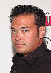 Jon Gosselin Orders TLC to Stop Filming His Children, Apologizes to Kate, and Wants to Delay Divorce