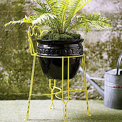 Cool Idea: Stool as Plant Stand Cool Idea: Stool as Plant Stand