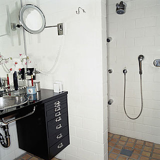 Casa Quickie: Mix Up Your Own Shower Spray For Pennies