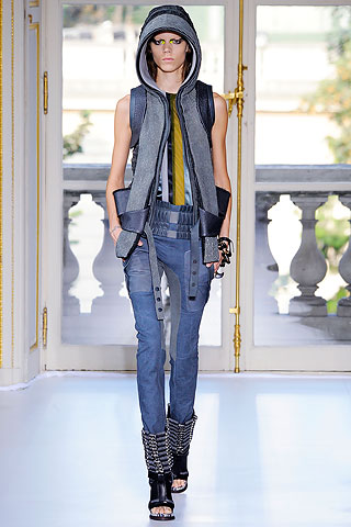 Balenciaga spring 2010
Balenciaga spring 2010