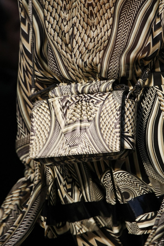Givenchy spring 2010
Givenchy spring 2010