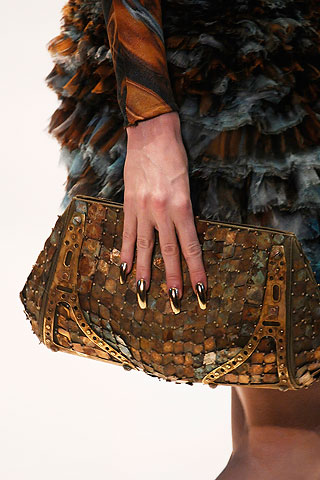 Alexander McQueen spring 2010
Alexander McQueen spring 2010