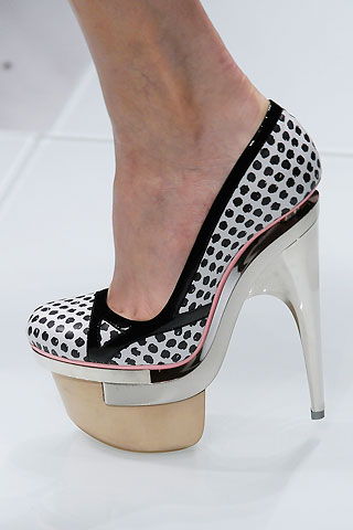 Versace spring 2010
Versace spring 2010