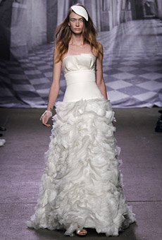Monique Lhuillier Bridal Fall 2010 Monique Lhuillier Bridal Fall 2010