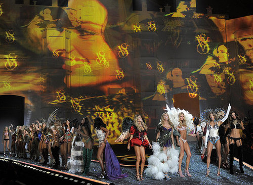 2009 Victoria's Secret Fashion Show Unveiled: Anja Rubik, Chanel Iman, and Anna Jagodzinska Work It 2009 Victoria's Secret Fashion Show Unveiled: Anja Rubik, Chanel Iman, and Anna Jagodzinska Work It