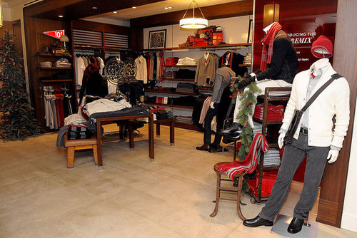 Banana Republic Breaks Down Massive New Store into Mini Boutiques Banana Republic Breaks Down Massive New Store into Mini Boutiques