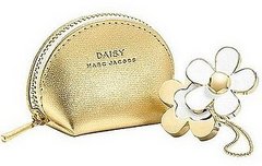 Simply Fab: Marc Jacobs Daisy Solid Perfume Ring Simply Fab: Marc Jacobs Daisy Solid Perfume Ring