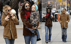 Kate and Ryder Catch Up With Chris For NYC Shoulder Rides Kate and Ryder Catch Up With Chris For NYC Shoulder Rides