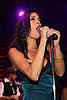 Teri Hatcher Sings on American Idol