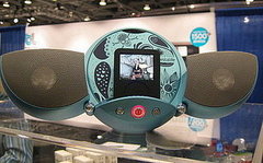 Macworld 2008: Vestalife Ladybug iPod Dock