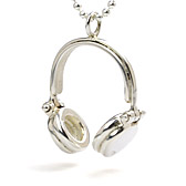 thumb_dcsr-n-headphones-12