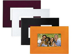 Polaroid Creates a Versatile Digital Photo Frame