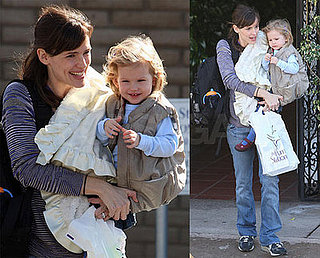 Jennifer Garner and Violet Affleck Enjoy the Sunshine