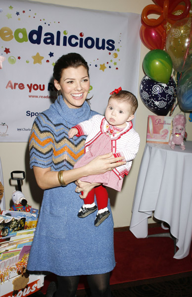 Ali Landry and daughter Estelle at Readalicious. Ali Landry and daughter Estelle at Readalicious.