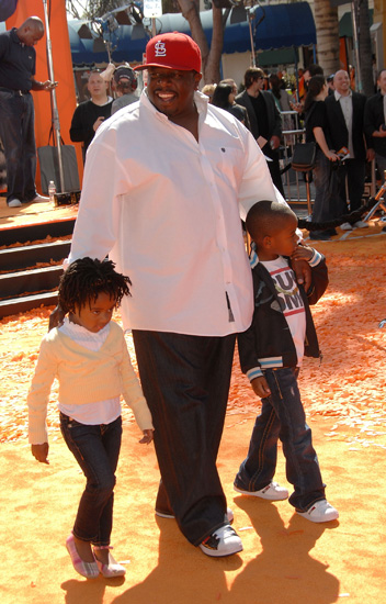 Cedric the Entertainer didn't want his tots to miss out on the orange action of <b>Dr. Seuss Horton Hears a Who</b>. Cedric the Entertainer didn't want his tots to miss out on the orange action of <b>Dr. Seuss Horton Hears a Who</b>.