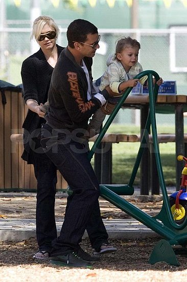 Gwen Stefani and Gavin Rossdale playing with Kingston at the park. Gwen Stefani and Gavin Rossdale playing with Kingston at the park.