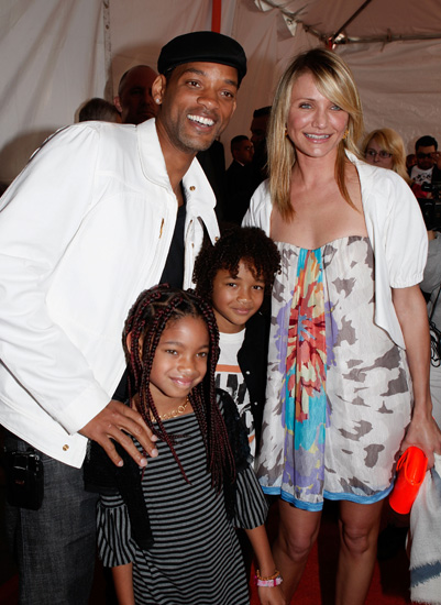 Will Smith and his kids strike a pose with pal Cameron Diaz. Will Smith and his kids strike a pose with pal Cameron Diaz.