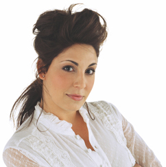 Bella Interview: Roxanne Valinoti, CND Nail Stylist