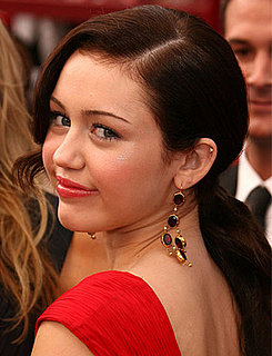 Miley Cyrus at the 2008 Oscars: hair and makeup
