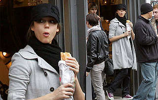 Jessica Alba Relaxes During Paris Fashion Week