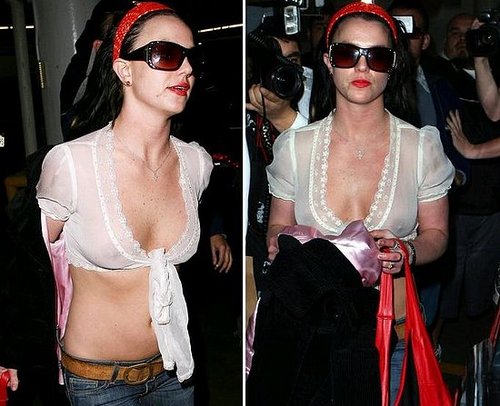 Britney Needs A Bra - ASAP!!!