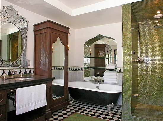 A Palatial Bath A Palatial Bath
