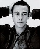 Joseph Gordon-Levitt is simply sexy!