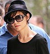 Tim Gunn on Katie Holmes’s Baggy Jeans: “I Don’t Get It” 