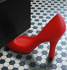 Simply Fab: Foot in the Door Shoe Stop