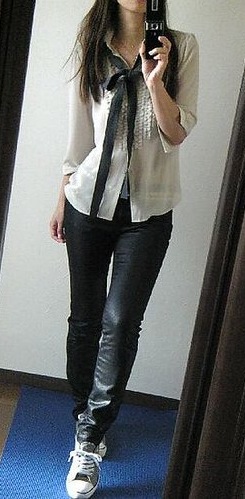 Look of the Day: Frilly and Funky 