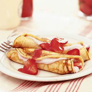 Strawberry Pancake Roll-Ups Strawberry Pancake Roll-Ups