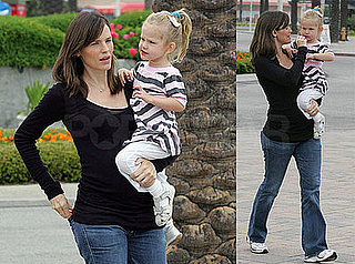 Photos of Pregnant Jennifer Garner and Violet Affleck at the Aquarium of the Pacific in Long Beach