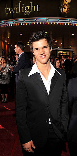 Reality Check: Taylor Lautner Hits the Gym to Gain Weight?