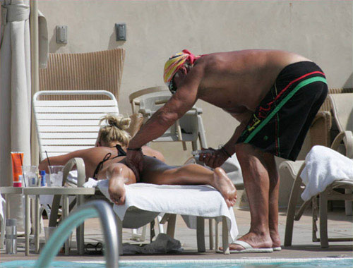 Hulk Hogan Puts Sun Block on Daughter Brooke Hogan