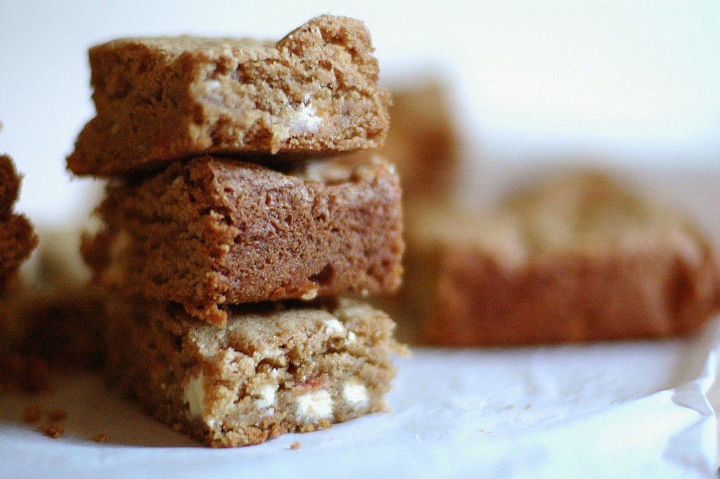 White Chocolate Blondies Make the Perfect Summer Dessert White Chocolate Blondies Make the Perfect Summer Dessert