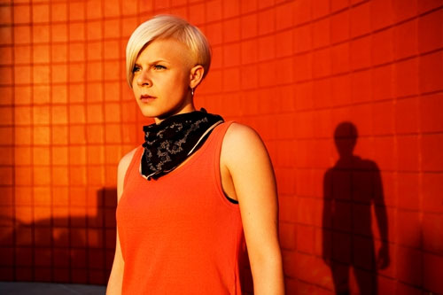 Robyn: The Anti-Britney Spears?